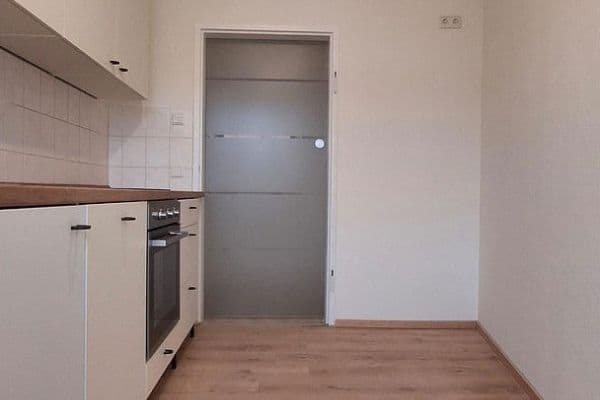 Pronájem bytu 2+1 50 m², Rollnerstraße 40, Nürnberg Pronájem bytu 2+1 50 m², Rollnerstraße 40, Nürnberg