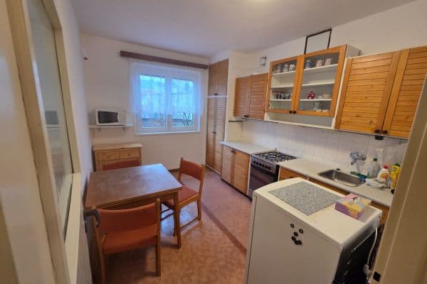 Pronájem bytu 2+1 51 m², Benešovo nábřeží, Zlín, Zlínský kraj Pronájem bytu 2+1 51 m², Benešovo nábřeží, Zlín, Zlínský kraj