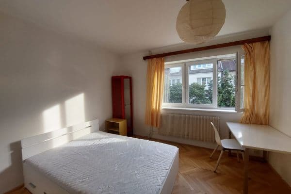 Pronájem bytu 3+1 70 m², Petrklíčová, Praha Pronájem bytu 3+1 70 m², Petrklíčová, Praha