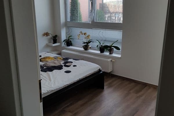 Pronájem bytu 2+kk 50 m², Podkovářská, Praha Pronájem bytu 2+kk 50 m², Podkovářská, Praha