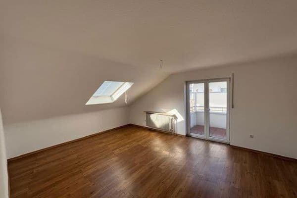 Pronájem bytu 3+1 82 m², Tulpenstr. 4, Schalksmühle-Heedfeld Pronájem bytu 3+1 82 m², Tulpenstr. 4, Schalksmühle-Heedfeld