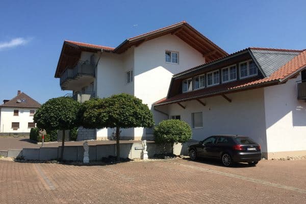 Pronájem bytu 3+1 85 m², Bahnhofstraße 47, Groß Bieberau Pronájem bytu 3+1 85 m², Bahnhofstraße 47, Groß Bieberau