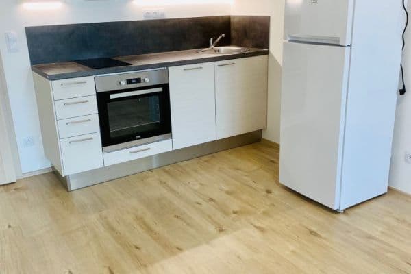 Pronájem bytu 1+kk 35 m², Jurkovičova, Praha Pronájem bytu 1+kk 35 m², Jurkovičova, Praha