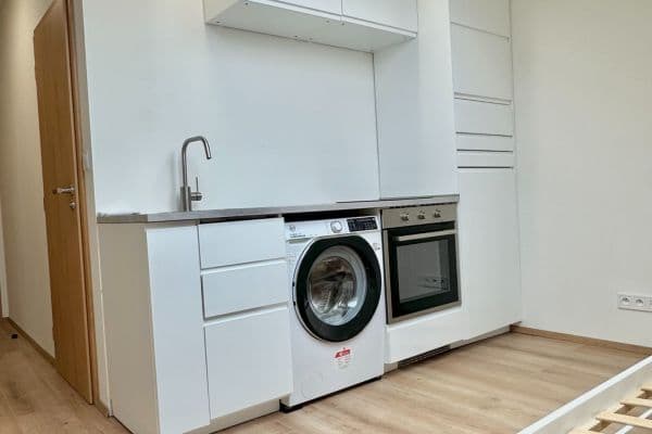 Pronájem bytu Garsoniéra 19 m², Sokolská, Praha Pronájem bytu Garsoniéra 19 m², Sokolská, Praha