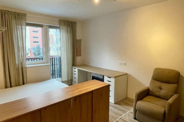 Pronájem bytu 1+1 32 m², Spojovací, Milovice Pronájem bytu 1+1 32 m², Spojovací, Milovice