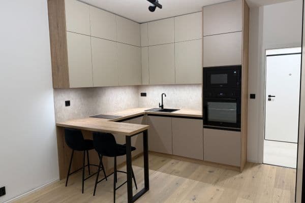 Pronájem bytu 1+kk 28 m², Krymská, Praha Pronájem bytu 1+kk 28 m², Krymská, Praha