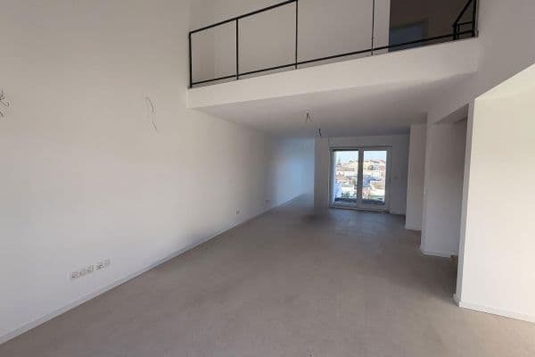 Pronájem bytu 4+1 144 m², Neuhofer Straße 45, Mannheim, Bádensko-Württembersko Pronájem bytu 4+1 144 m², Neuhofer Straße 45, Mannheim, Bádensko-Württembersko