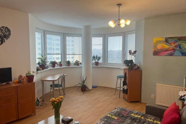 Pronájem bytu 2+kk 62 m², nábřeží Závodu míru, Pardubice, Pardubický kraj Pronájem bytu 2+kk 62 m², nábřeží Závodu míru, Pardubice, Pardubický kraj