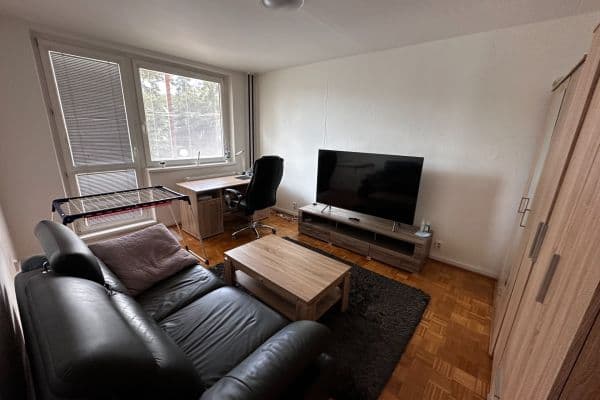 Pronájem bytu 2+kk 42 m², Družstevní, Zlín, Zlínský kraj Pronájem bytu 2+kk 42 m², Družstevní, Zlín, Zlínský kraj