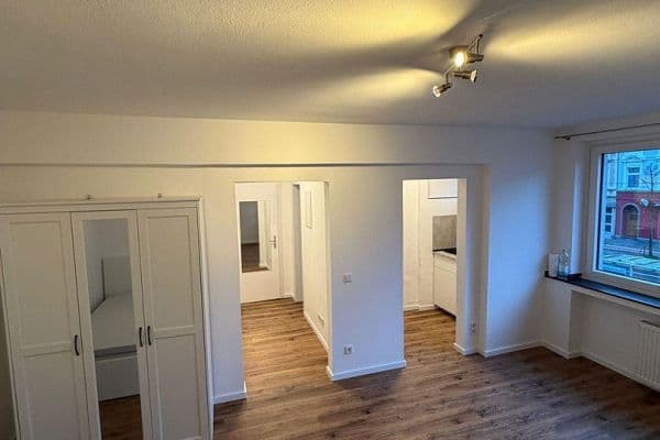 Pronájem bytu 1+1 33 m², Kölner Landstraße, Düsseldorf, Severní Porýní-Vestfálsko Pronájem bytu 1+1 33 m², Kölner Landstraße, Düsseldorf, Severní Porýní-Vestfálsko