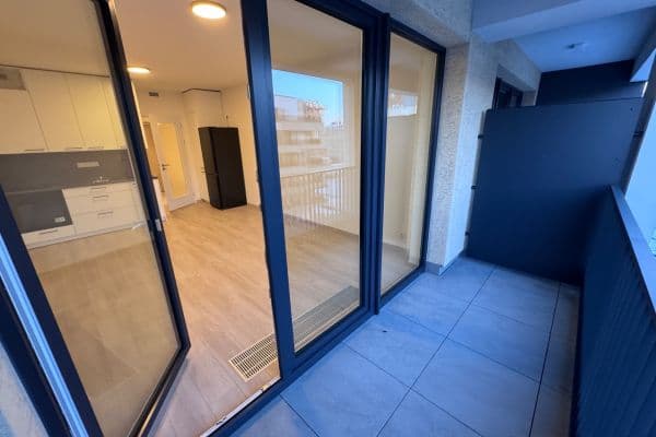 Pronájem bytu 1+kk 32 m², Poděbradská, Praha Pronájem bytu 1+kk 32 m², Poděbradská, Praha