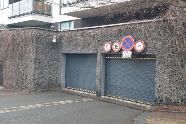 Pronájem garáže 20 m², Italská, Praha Pronájem garáže 20 m², Italská, Praha