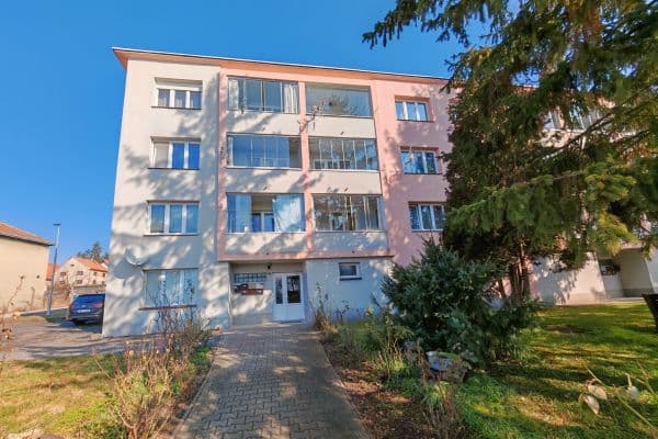 Prodej bytu 3+1 63 m², Nedomická, Všetaty Prodej bytu 3+1 63 m², Nedomická, Všetaty