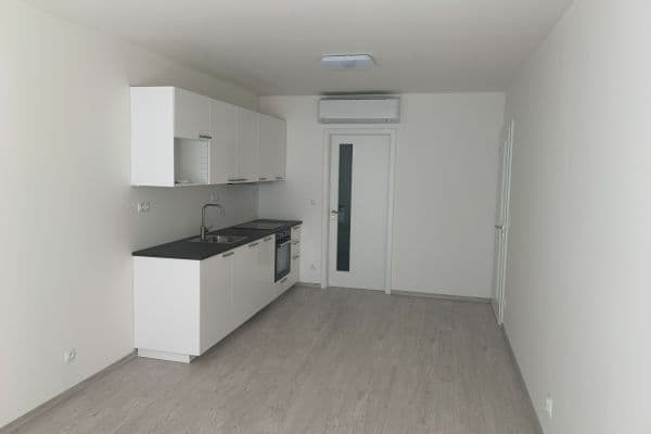 Pronájem bytu 2+kk 62 m², Křižíkova, Praha Pronájem bytu 2+kk 62 m², Křižíkova, Praha