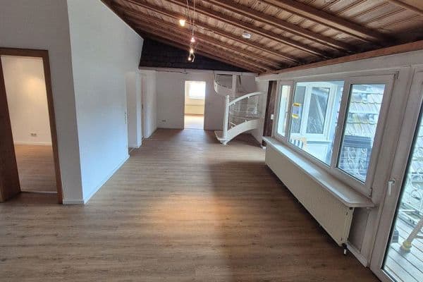 Pronájem bytu 5+1 168 m², Friedrichstr. 15, Bretten Pronájem bytu 5+1 168 m², Friedrichstr. 15, Bretten