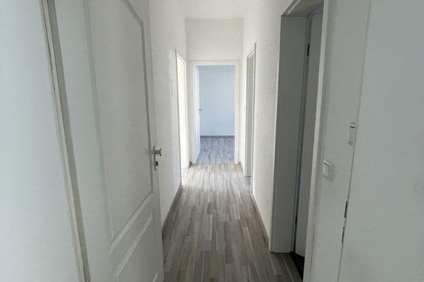 Pronájem bytu 2+1 79 m², Gothestraße 18, Sankt Augustin Pronájem bytu 2+1 79 m², Gothestraße 18, Sankt Augustin