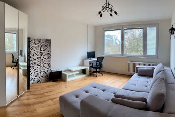 Prodej bytu 4+1 84 m², Renoirova, Praha Prodej bytu 4+1 84 m², Renoirova, Praha