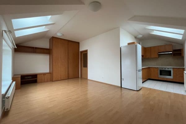 Prodej bytu 1+kk 38 m², Boloňská, Praha Prodej bytu 1+kk 38 m², Boloňská, Praha