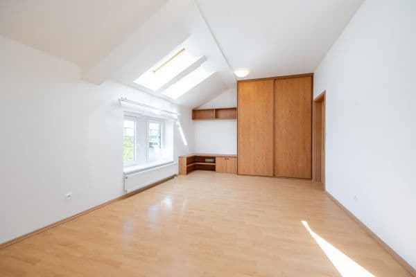 Prodej bytu 1+kk 38 m², Boloňská, Praha Prodej bytu 1+kk 38 m², Boloňská, Praha