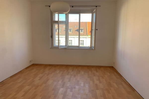 Pronájem bytu 1+kk 27 m², Vršovická, Praha Pronájem bytu 1+kk 27 m², Vršovická, Praha