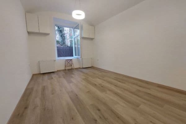 Prodej bytu 1+1 43 m², Hartigova, Praha Prodej bytu 1+1 43 m², Hartigova, Praha