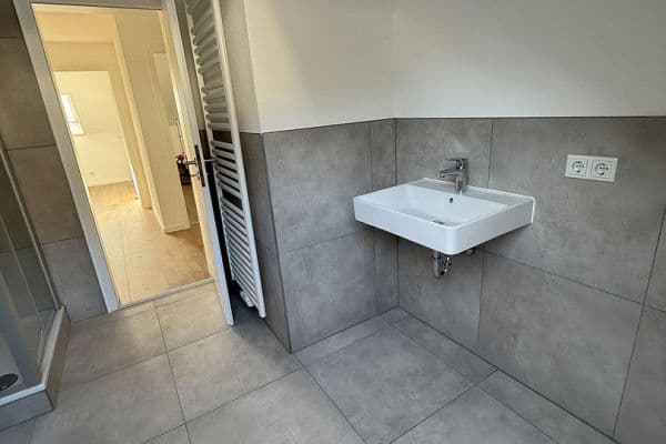 Pronájem bytu 3+1 77 m², Sommerbergstr. 27, Laudenbach Pronájem bytu 3+1 77 m², Sommerbergstr. 27, Laudenbach