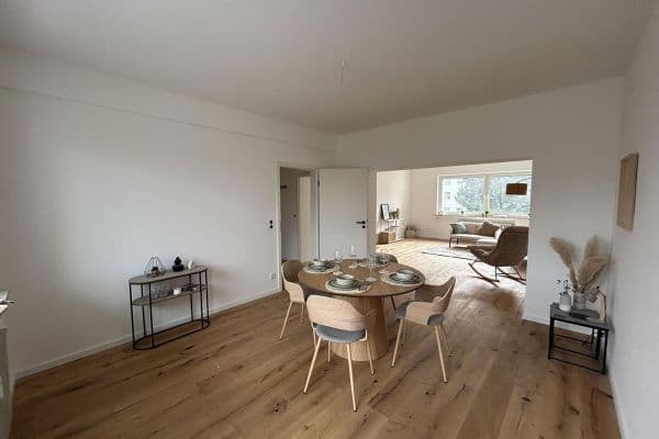 Prodej bytu 4+1 114 m², Theodor-Heuss-Ring 42, Köln Prodej bytu 4+1 114 m², Theodor-Heuss-Ring 42, Köln