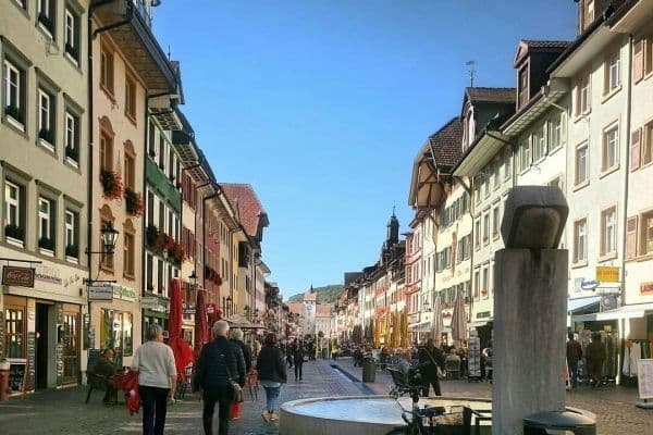 Pronájem bytu 3+1 115 m², Kaiserstrasse, Waldshut-Tiengen, Bádensko-Württembersko Pronájem bytu 3+1 115 m², Kaiserstrasse, Waldshut-Tiengen, Bádensko-Württembersko