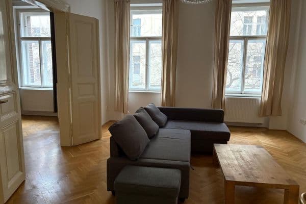 Pronájem bytu 3+1 97 m², Lužická, Praha Pronájem bytu 3+1 97 m², Lužická, Praha