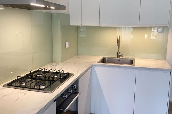 Pronájem bytu 2+kk 44 m², náměstí Dr. Václava Holého, Praha Pronájem bytu 2+kk 44 m², náměstí Dr. Václava Holého, Praha