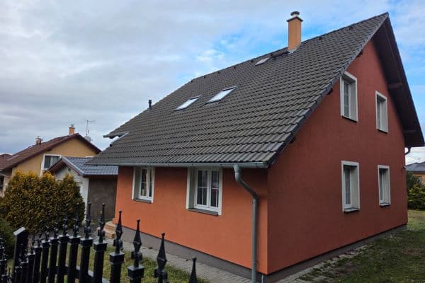 Prodej domu 250 m², pozemek 912 m², Na Libovínek, Bašť Prodej domu 250 m², pozemek 912 m², Na Libovínek, Bašť