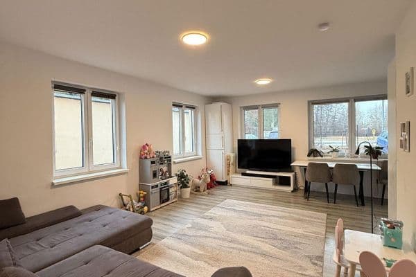 Pronájem bytu 3+1 70 m², Wannseestr., Stahnsdorf Pronájem bytu 3+1 70 m², Wannseestr., Stahnsdorf