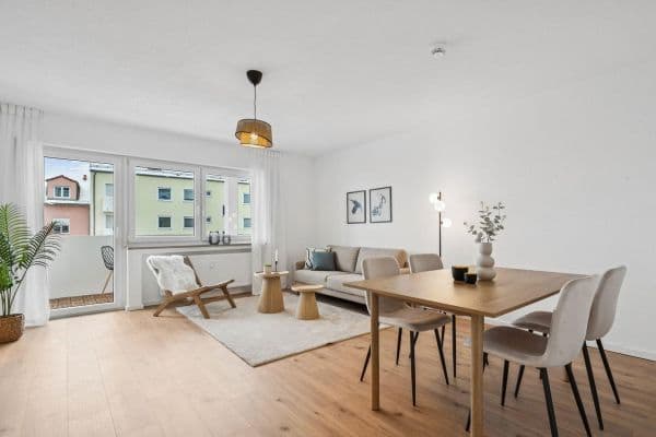 Prodej bytu 3+1 86 m², Hessingstraße 8, Königsbrunn Prodej bytu 3+1 86 m², Hessingstraße 8, Königsbrunn