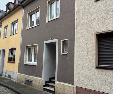 Pronájem domu 135 m², pozemek 90 m², Köln Pronájem domu 135 m², pozemek 90 m², Köln