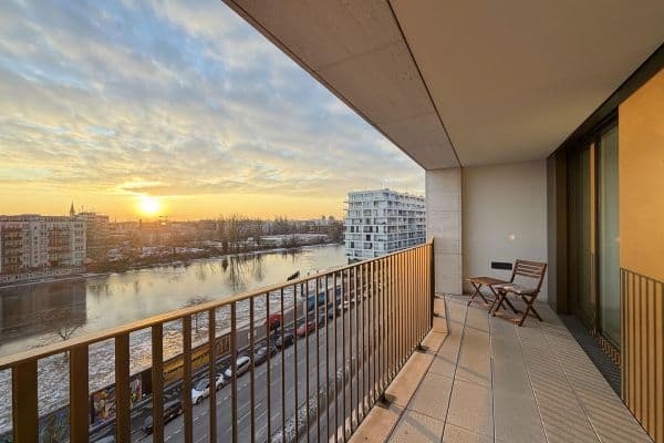 Pronájem bytu 2+1 57 m², Mühlenstrasse 20, Berlin, Berlín Pronájem bytu 2+1 57 m², Mühlenstrasse 20, Berlin, Berlín