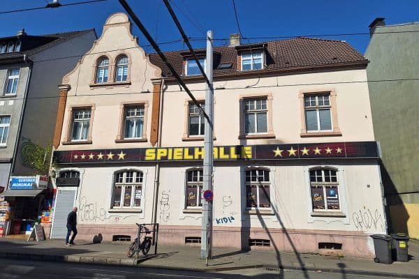 Pronájem nebytového prostoru 153 m², Castroper Hellweg 421, Bochum Pronájem nebytového prostoru 153 m², Castroper Hellweg 421, Bochum