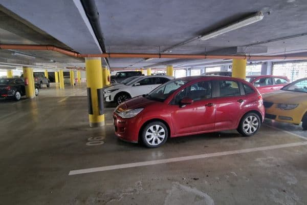 Pronájem garáže 10 m², Na Harfě, Praha Pronájem garáže 10 m², Na Harfě, Praha