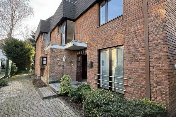 Pronájem bytu 4+1 109 m², Drosselweg 47, Bergisch Gladbach Pronájem bytu 4+1 109 m², Drosselweg 47, Bergisch Gladbach