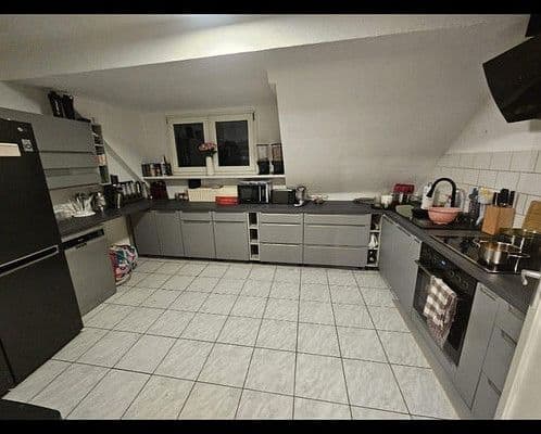 Pronájem bytu 3+1 90 m², Ebertstr. 93, Oberhausen Pronájem bytu 3+1 90 m², Ebertstr. 93, Oberhausen