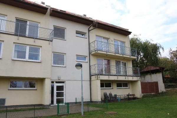 Pronájem bytu 3+1 92 m², Hrušovanské náměstí, Praha Pronájem bytu 3+1 92 m², Hrušovanské náměstí, Praha