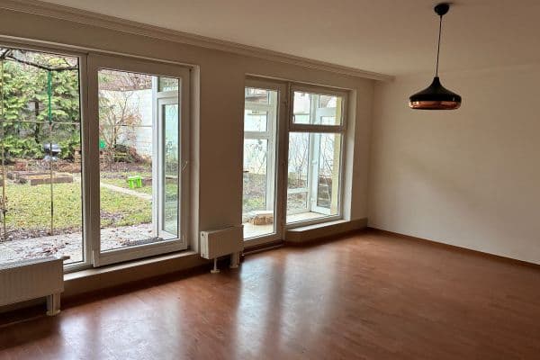 Pronájem bytu 3+1 92 m², Hrušovanské náměstí, Praha Pronájem bytu 3+1 92 m², Hrušovanské náměstí, Praha