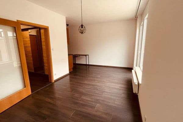 Pronájem bytu 1+kk 36 m², Mrkosova, Praha Pronájem bytu 1+kk 36 m², Mrkosova, Praha