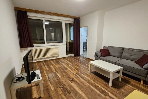 Pronájem bytu 1+1 37 m², V Rybníčkách, Praha Pronájem bytu 1+1 37 m², V Rybníčkách, Praha