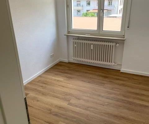 Pronájem bytu 1+1 35 m², Grünstadt Pronájem bytu 1+1 35 m², Grünstadt