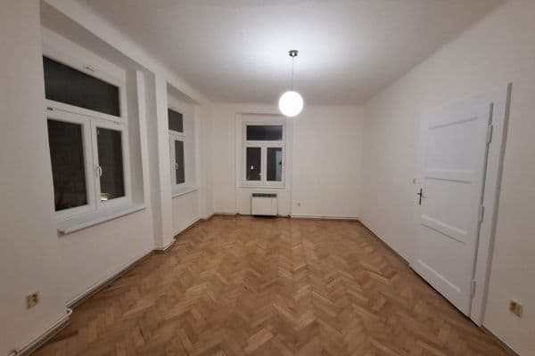 Pronájem bytu 2+1 72 m², Hartigova, Praha Pronájem bytu 2+1 72 m², Hartigova, Praha