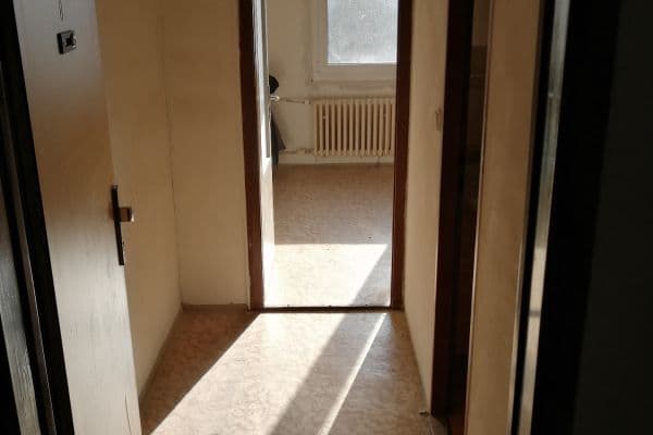 Prodej bytu 1+1 35 m², Na Výsluní, Neratovice Prodej bytu 1+1 35 m², Na Výsluní, Neratovice