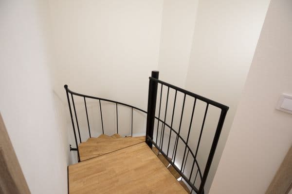 Pronájem bytu 1+kk 30 m², nám. Míru, Jindřichův Hradec, Jihočeský kraj Pronájem bytu 1+kk 30 m², nám. Míru, Jindřichův Hradec, Jihočeský kraj