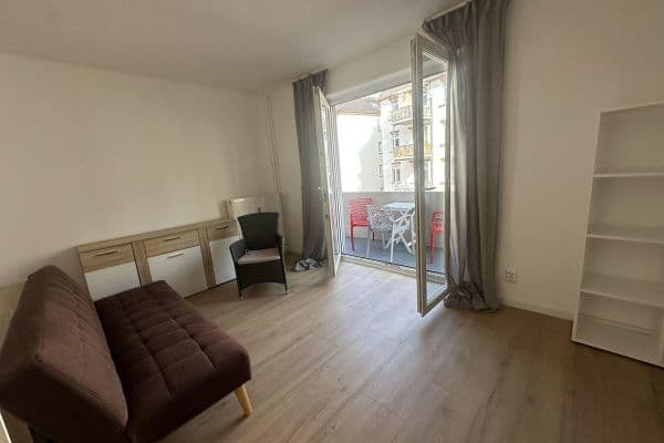 Pronájem bytu 2+1 47 m², Mannheim, Bádensko-Württembersko Pronájem bytu 2+1 47 m², Mannheim, Bádensko-Württembersko