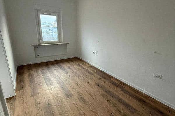 Pronájem bytu 3+1 65 m², Höfener Str. 22, Fürth Pronájem bytu 3+1 65 m², Höfener Str. 22, Fürth
