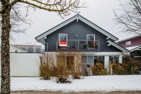 Prodej domu 153 m², pozemek 411 m², Doktor-Georg-Hacker-Straße 3, Kirchseeon, Bavorsko Prodej domu 153 m², pozemek 411 m², Doktor-Georg-Hacker-Straße 3, Kirchseeon, Bavorsko